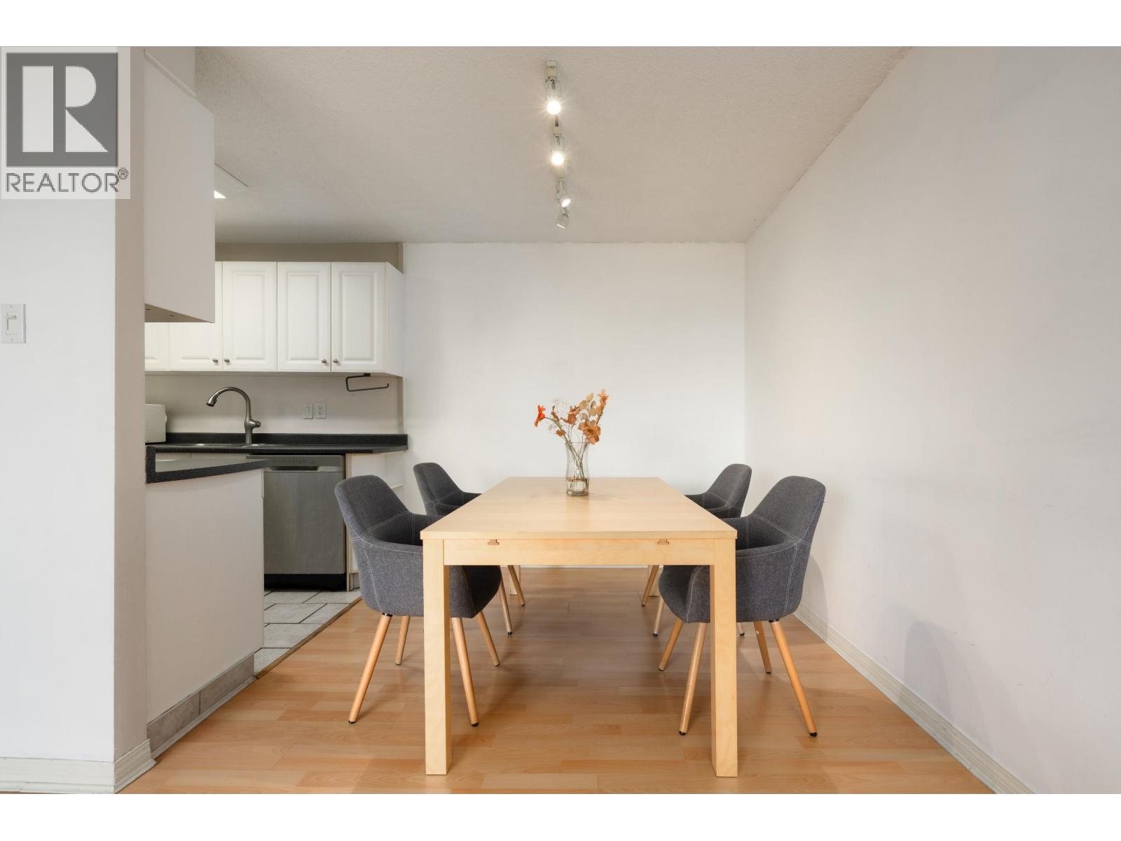 704 6689 WILLINGDON AVENUE, Burnaby — photo 6