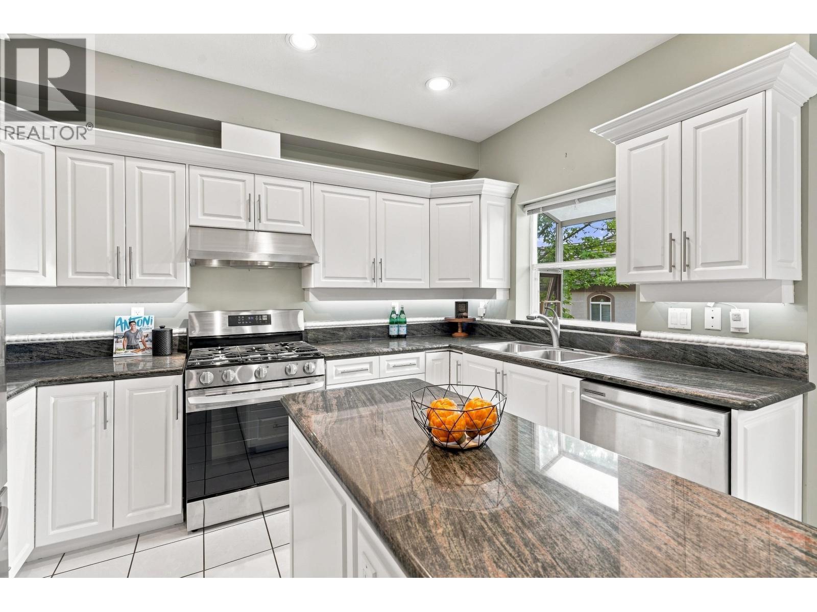 11 915 FORT FRASER RISE, Port Coquitlam