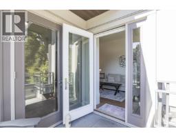 300 2432 Haywood Avenue, West Vancouver, BC V7V1Y1 Photo 13