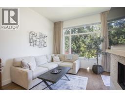 300 2432 Haywood Avenue, West Vancouver, BC V7V1Y1 Photo 6