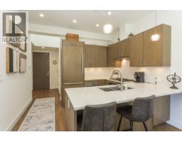 300 2432 Haywood Avenue, West Vancouver, BC V7V1Y1 Photo 7
