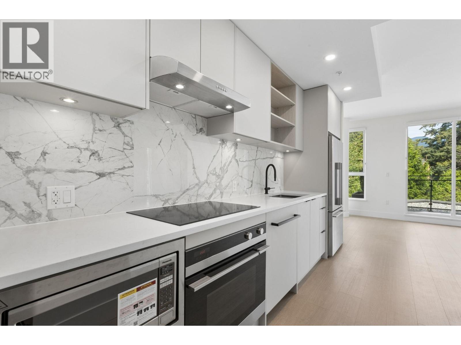 303 333 ST. DAVIDS AVENUE, North Vancouver — photo 9