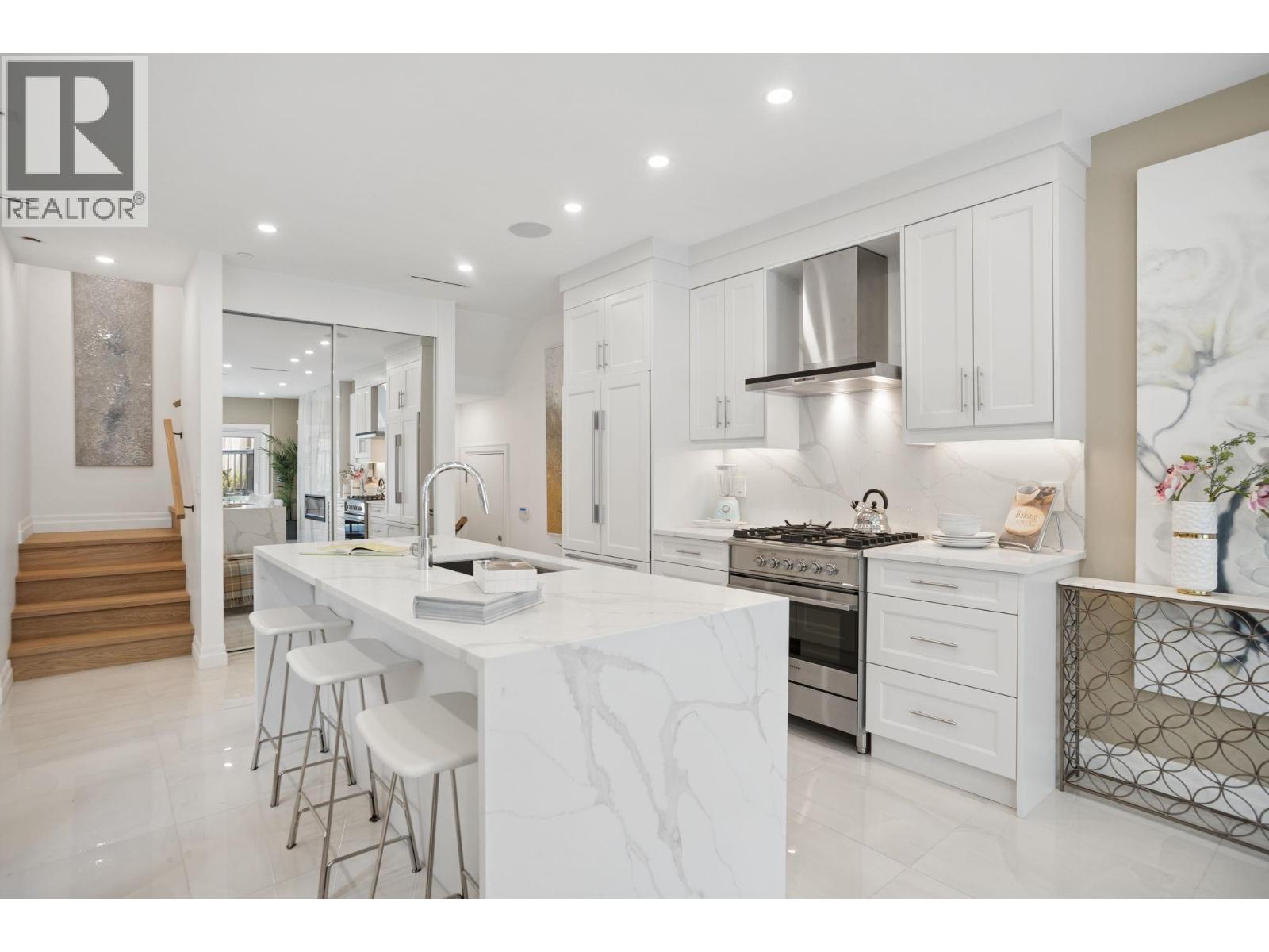 2523 W 8TH AVENUE, Vancouver — photo 2