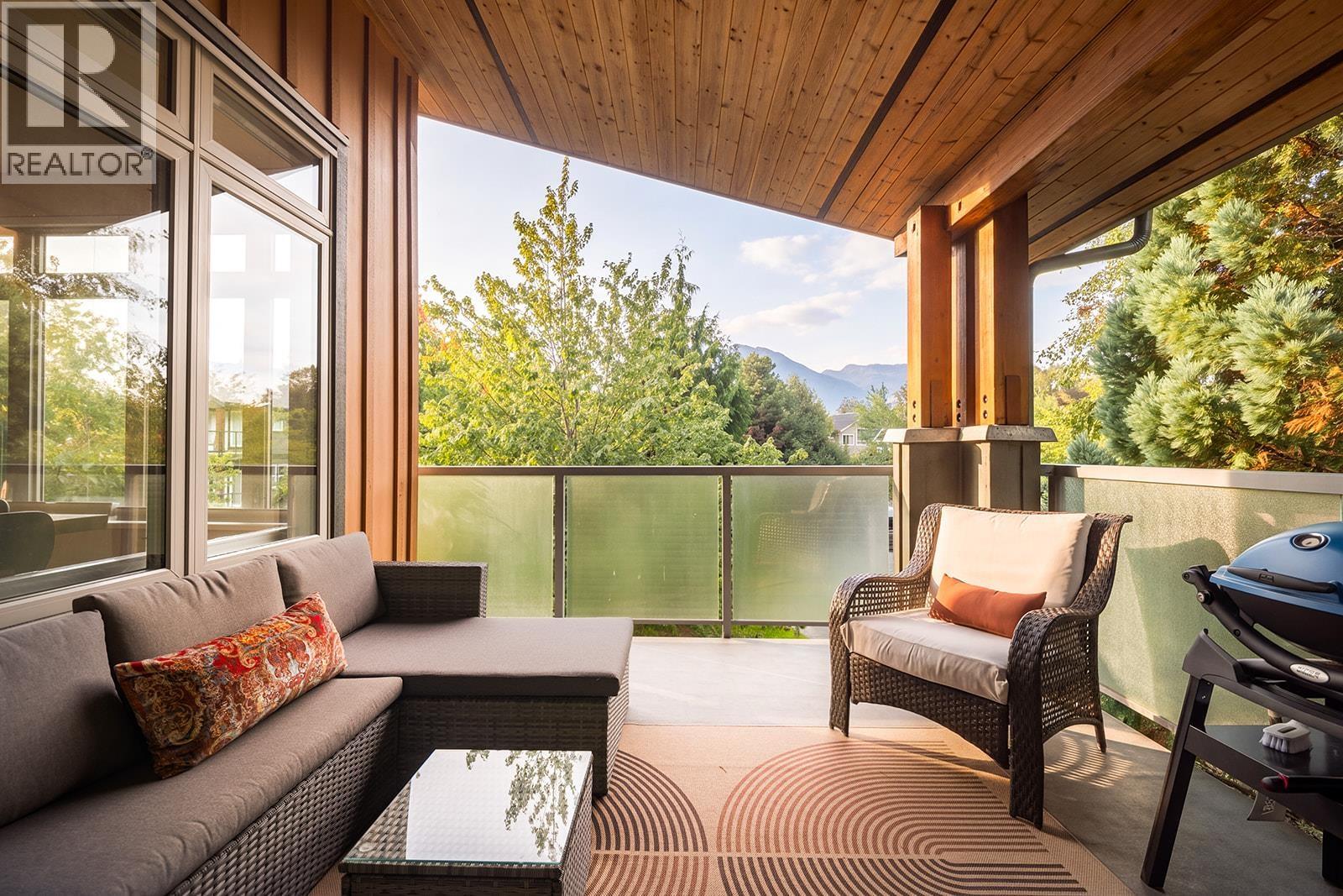 201 40147 GOVERNMENT ROAD, Squamish — photo 1