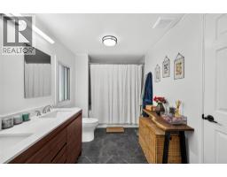 3115 Juniper Drive, Naramata, BC V0H1N1 Photo 14