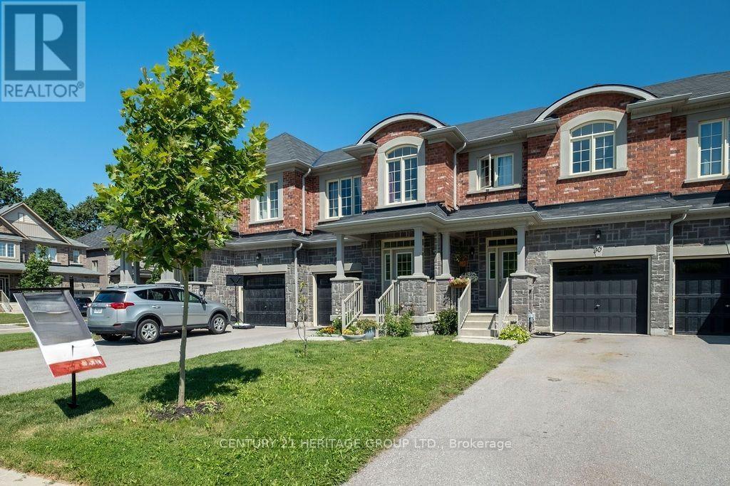28 CUPPLES FARM LANE, East Gwillimbury (Mt Albert)