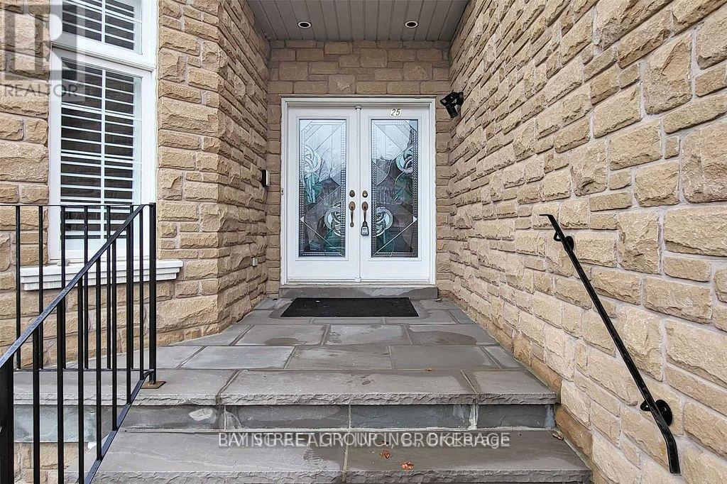25 GREENSHIRE STREET, Richmond Hill (Bayview Hill) — photo 2