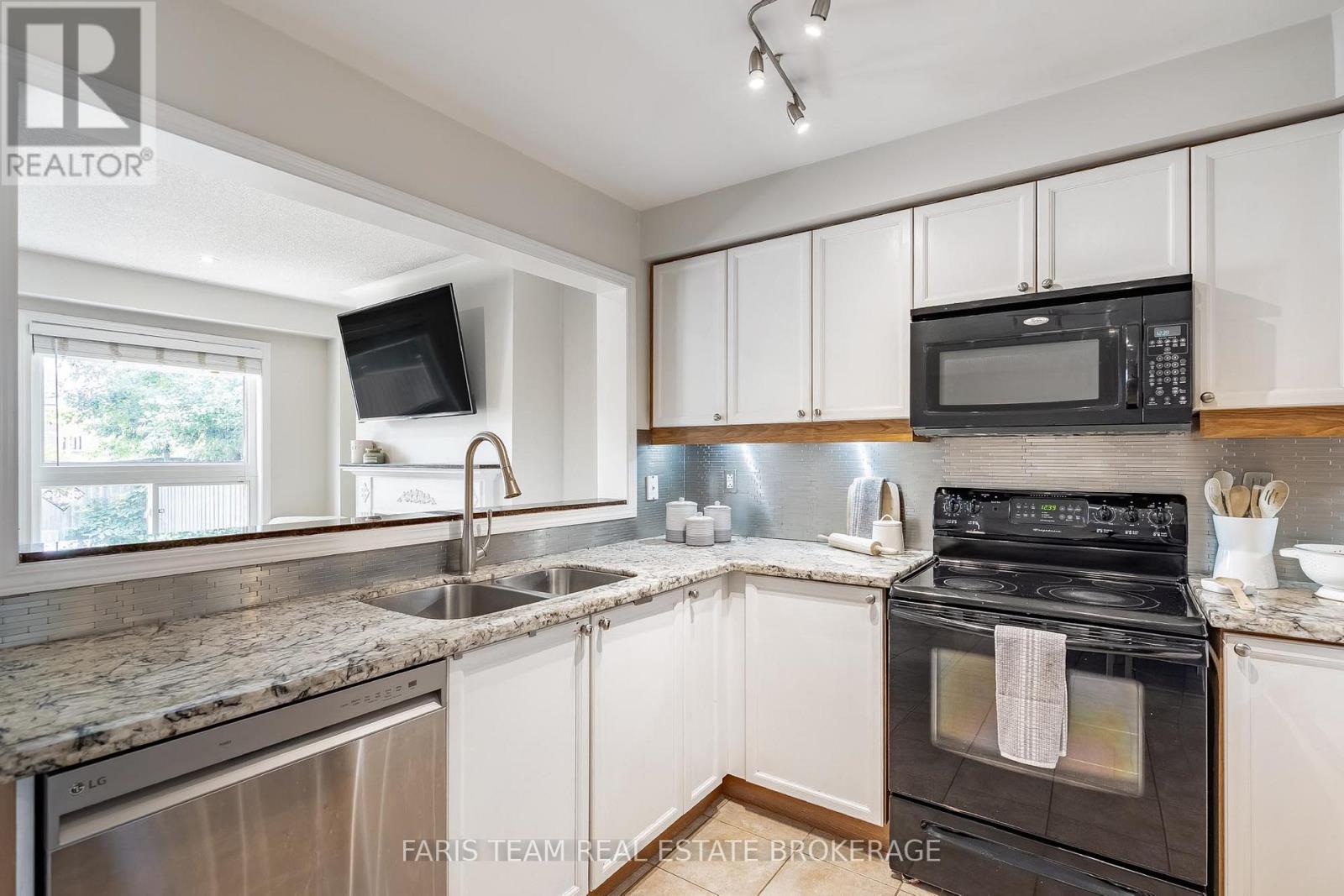 57 WINCHESTER TERRACE, Barrie — photo 8