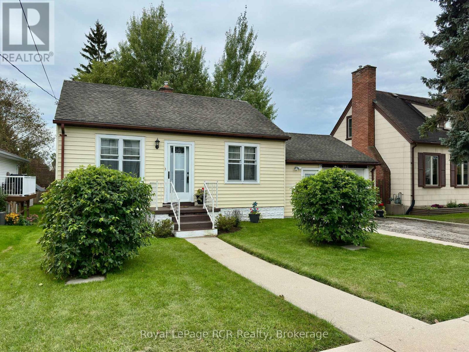 563 9TH STREET - 4