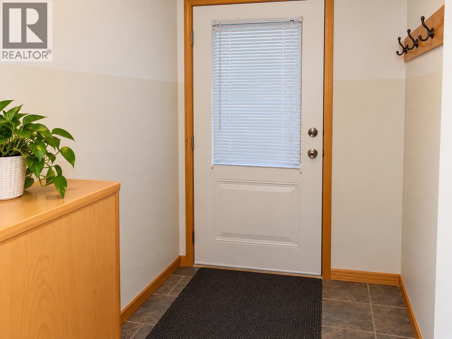 3561 CANIM HENDRIX ROAD, 100 Mile House — photo 5