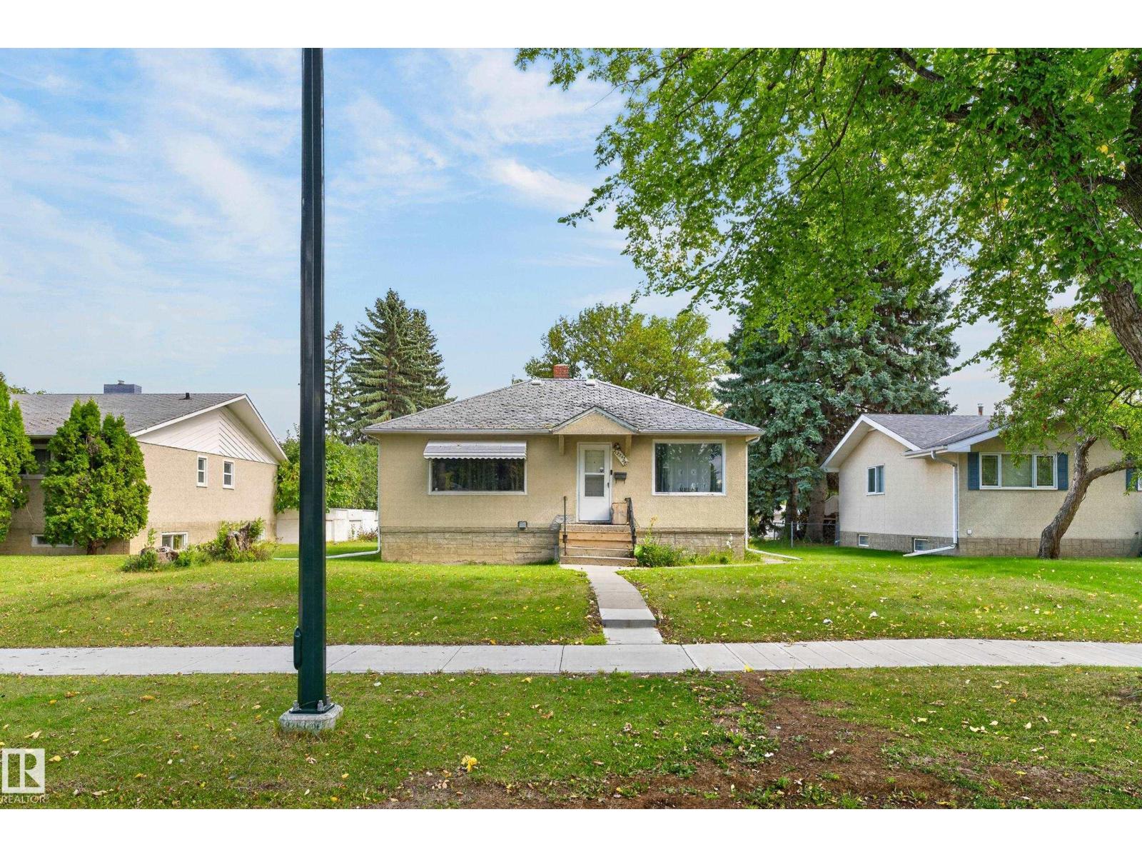 12345 79 ST NW - 2