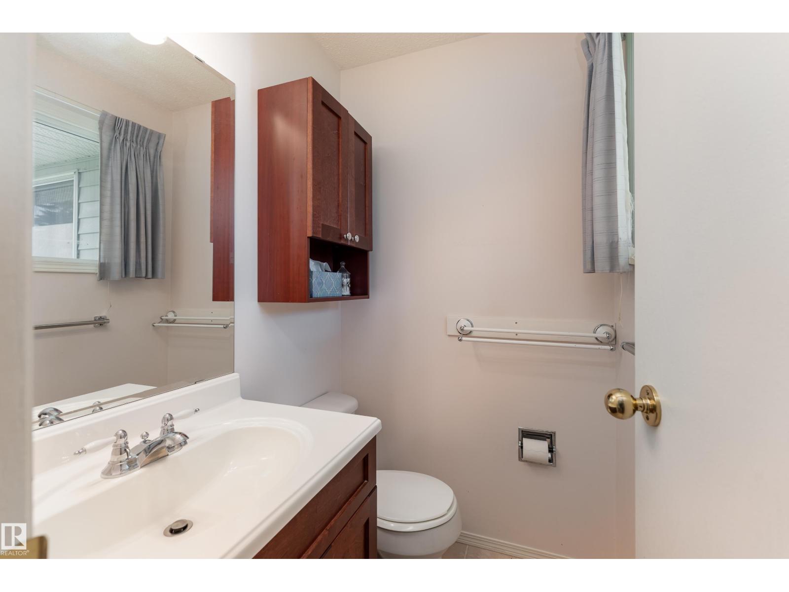 8531 94 AV - Image 36