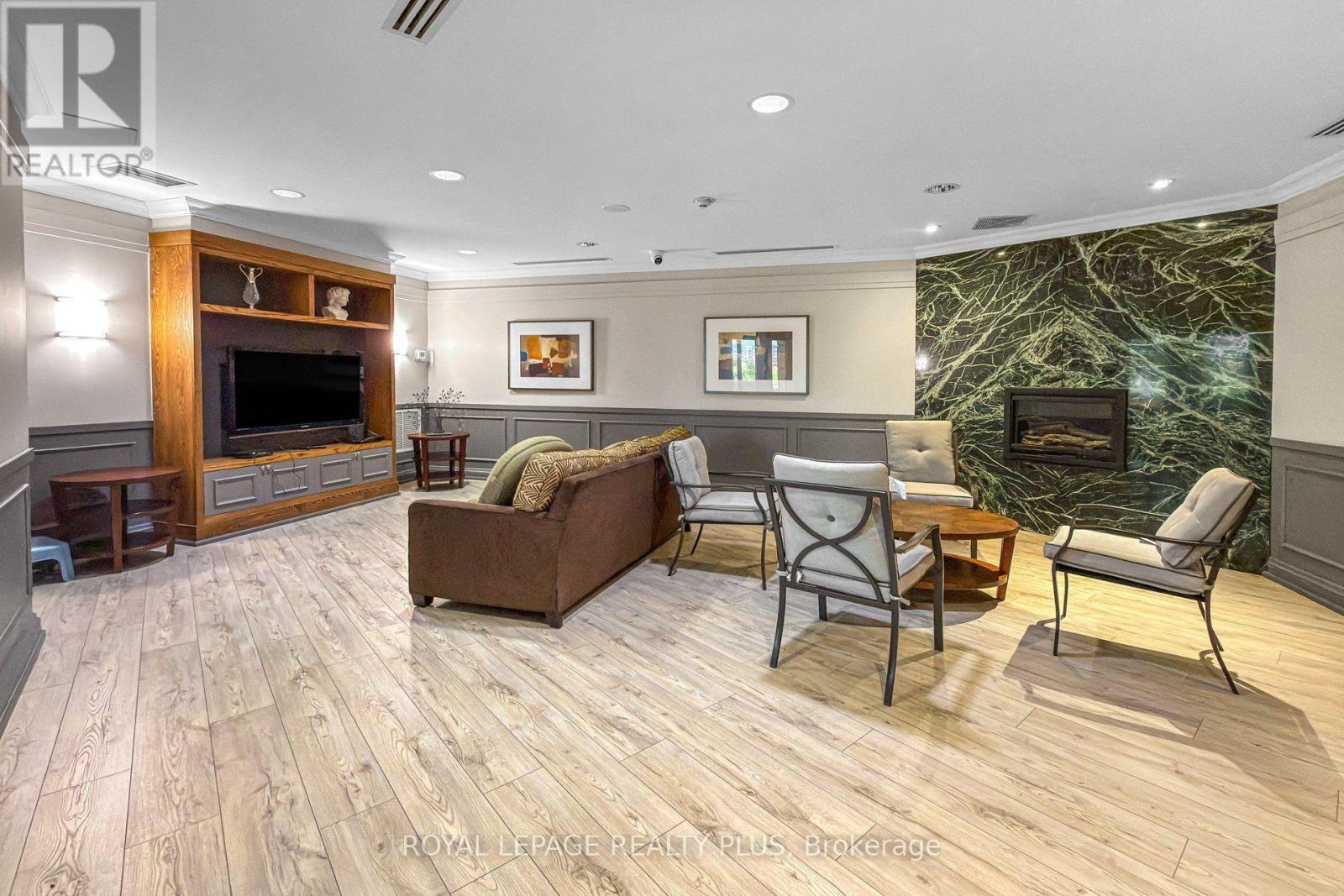 #408 2379 CENTRAL PARK DRIVE - 35