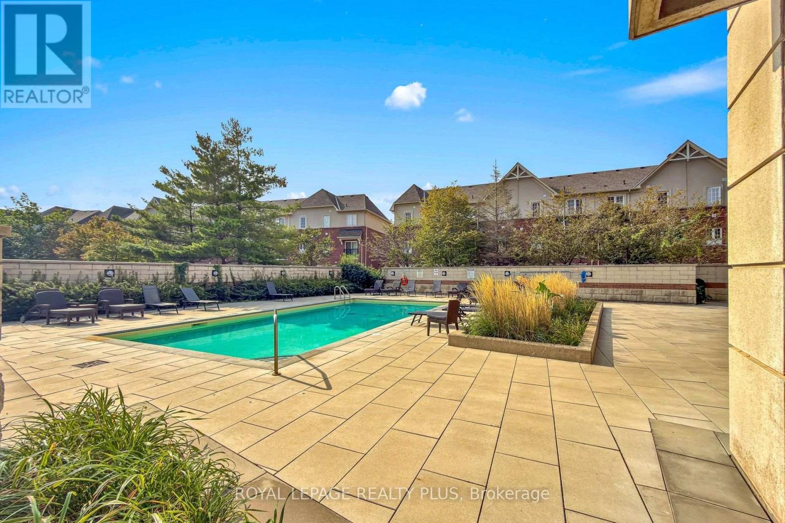 #408 2379 CENTRAL PARK DRIVE - 38