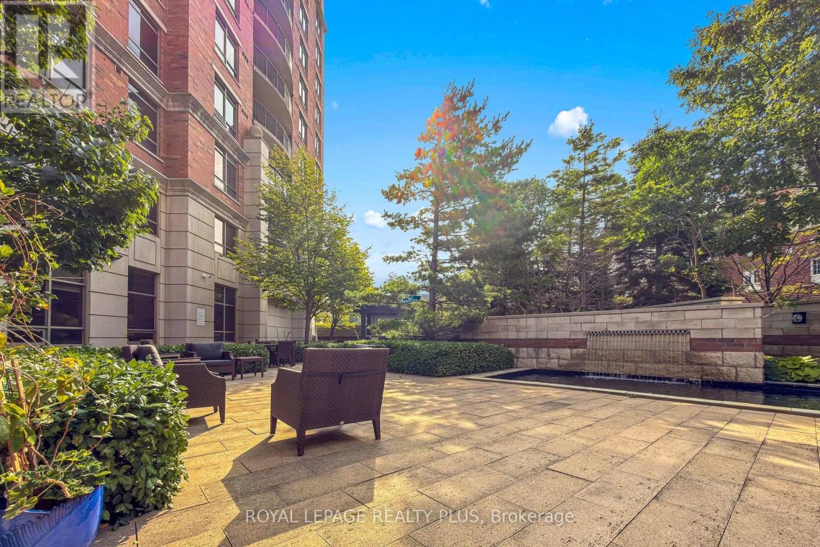 #408 2379 CENTRAL PARK DRIVE - 42