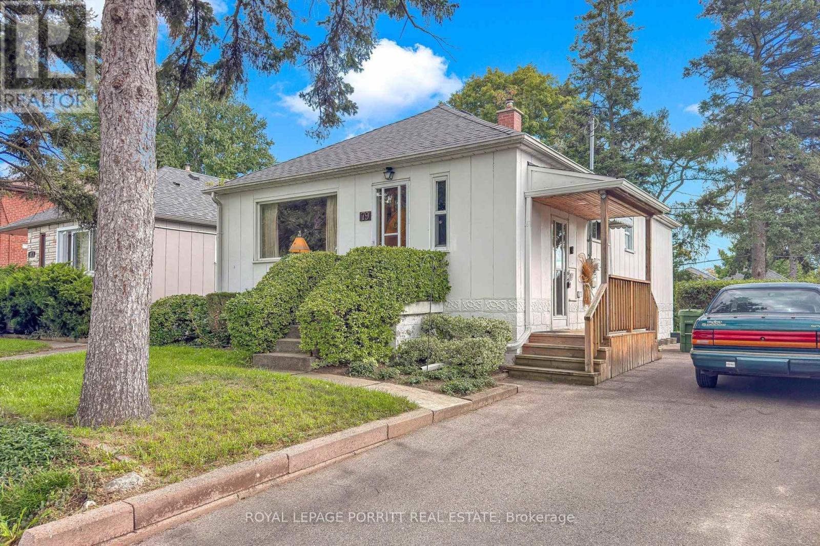 79 BURLINGAME ROAD, Toronto (Alderwood) — photo 2