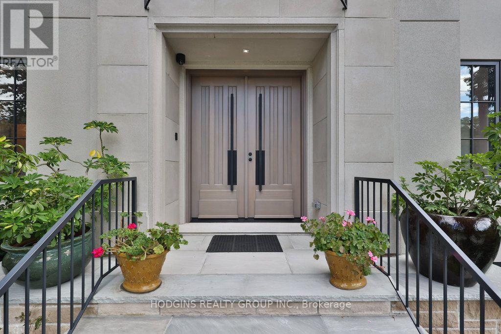 238 MINEOLA ROAD W - Image 10