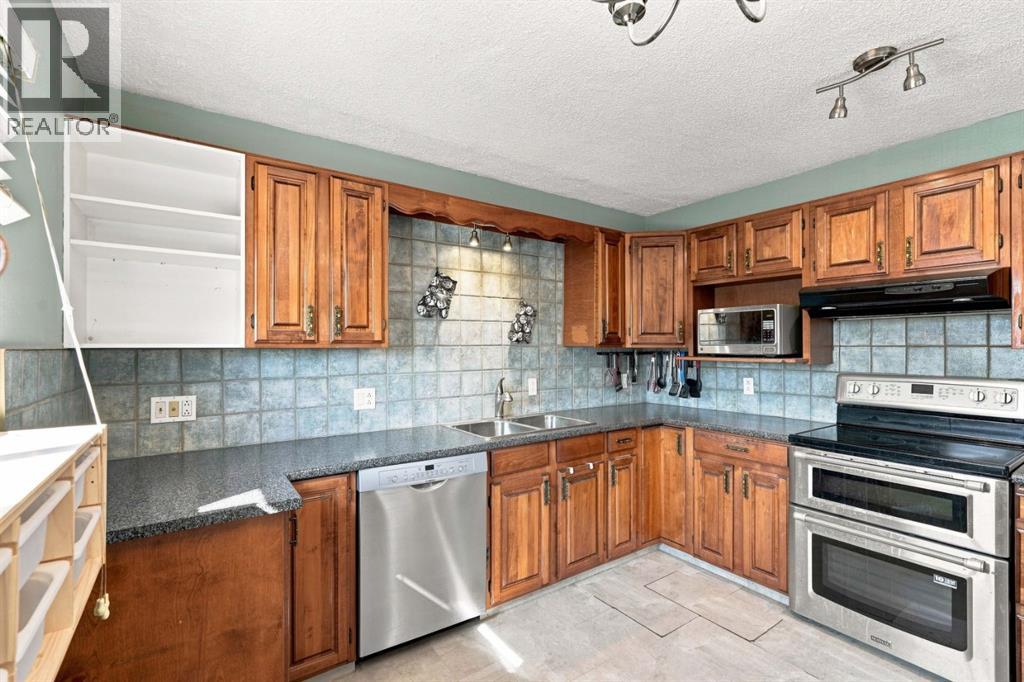 619 101 Avenue SW, Calgary — photo 9