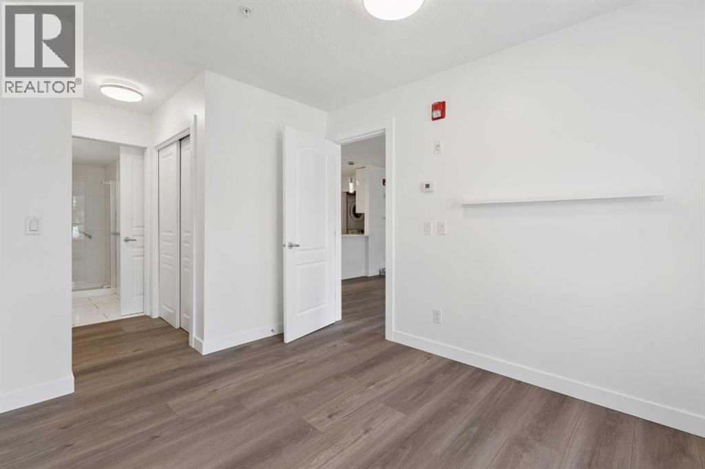 #201 25 Richard Place SW - 21
