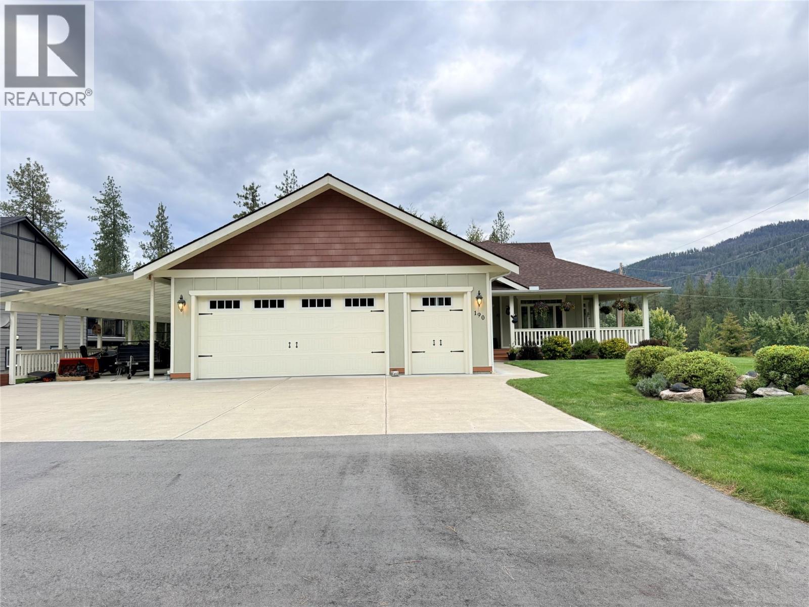 190 1st Avenue, Christina Lake — photo 2