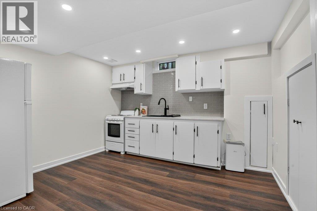 12 BEASLEY Crescent - Image 30