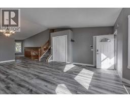 4pc Bathroom - 134 Douglas Avenue, Red Deer, AB T4R2G6 Photo 6