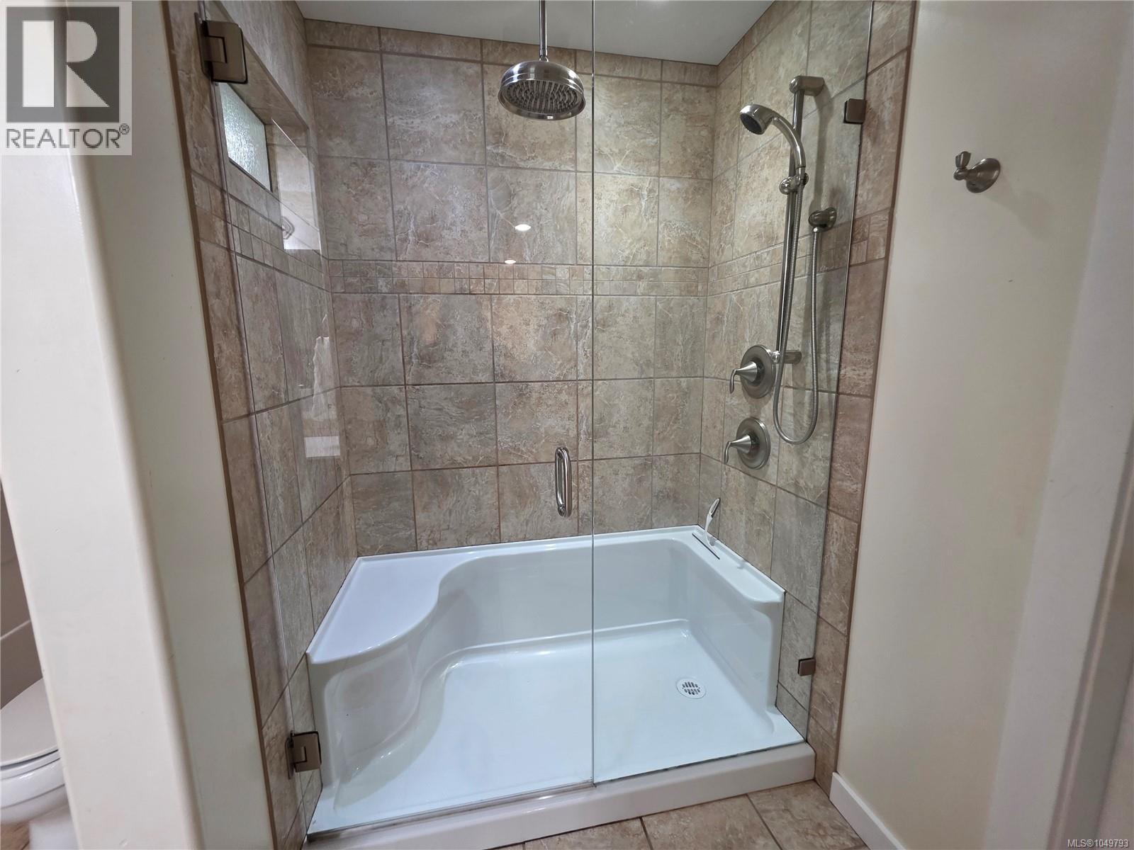 4040 Clegg Cres S - Image 17