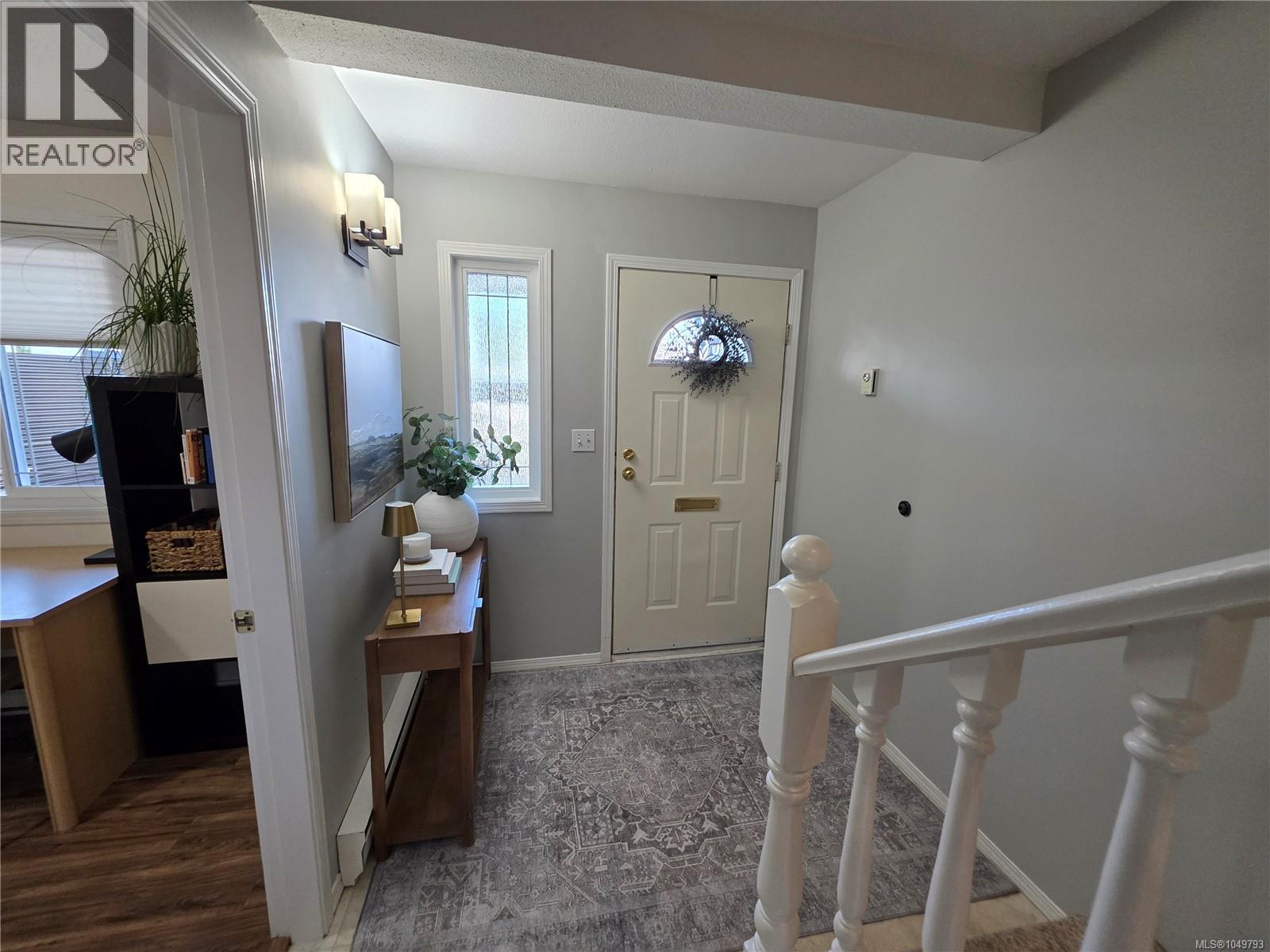 4040 Clegg Cres S - 2