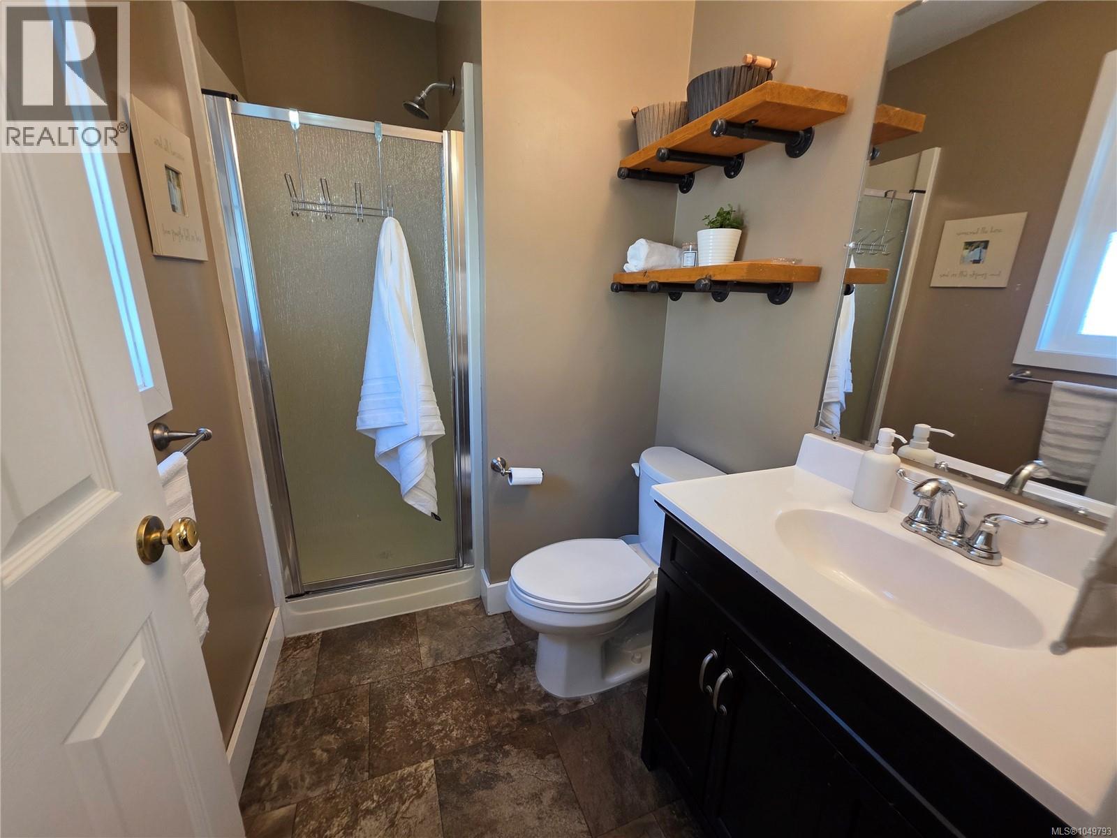 4040 Clegg Cres S - 24