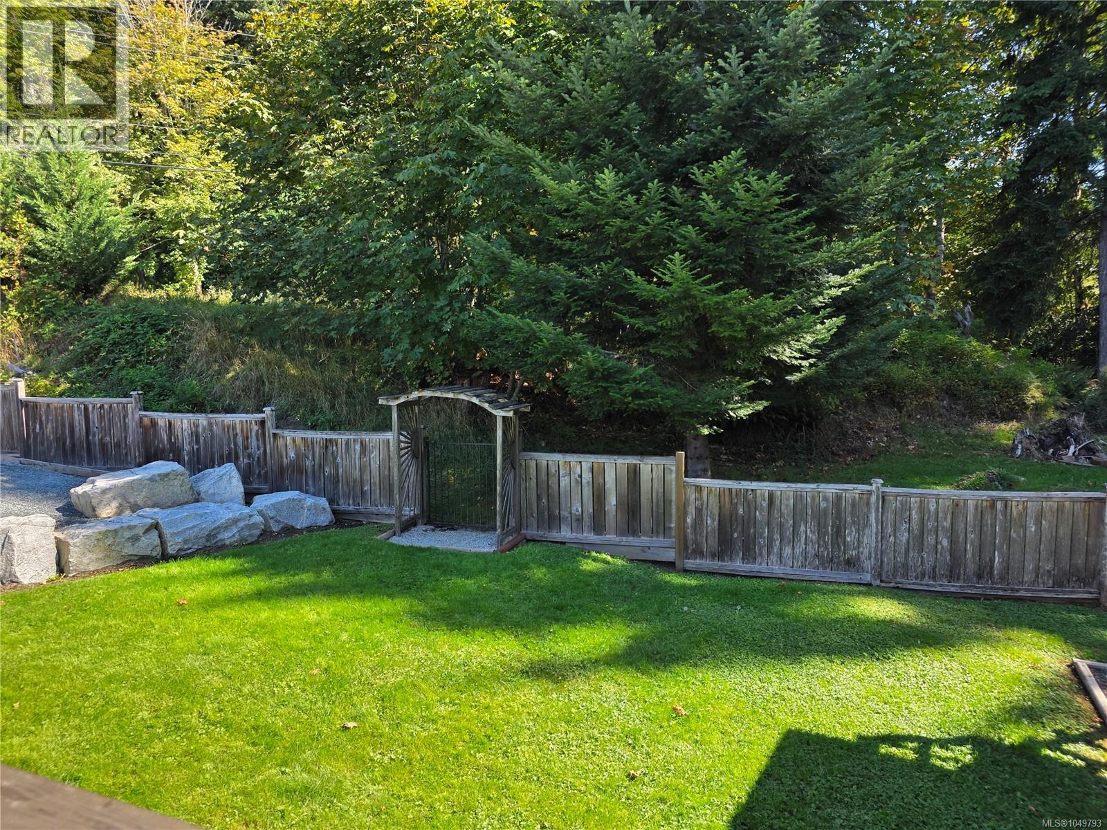 4040 Clegg Cres S - Image 27