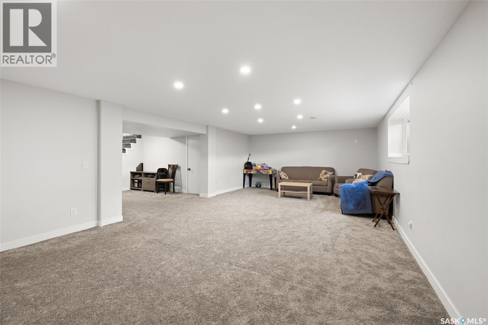 604 Inver CRESCENT E - Image 33
