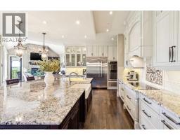 Kitchen - 39 Red Willow Crescent W, Rural Foothills County, AB T1S3J7 Photo 9