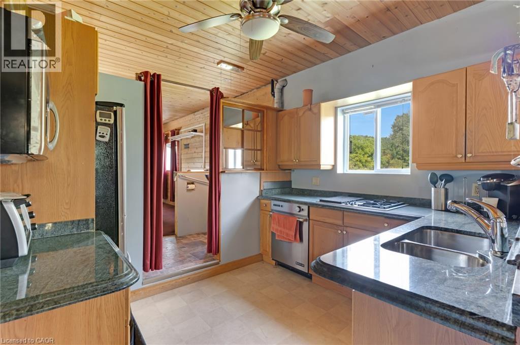 2172 CENTRE Road - Image 16