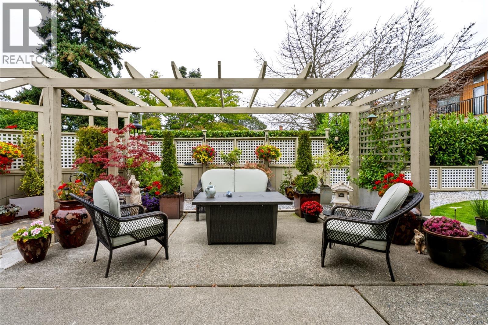  1658 Brousson Drive, Saanich