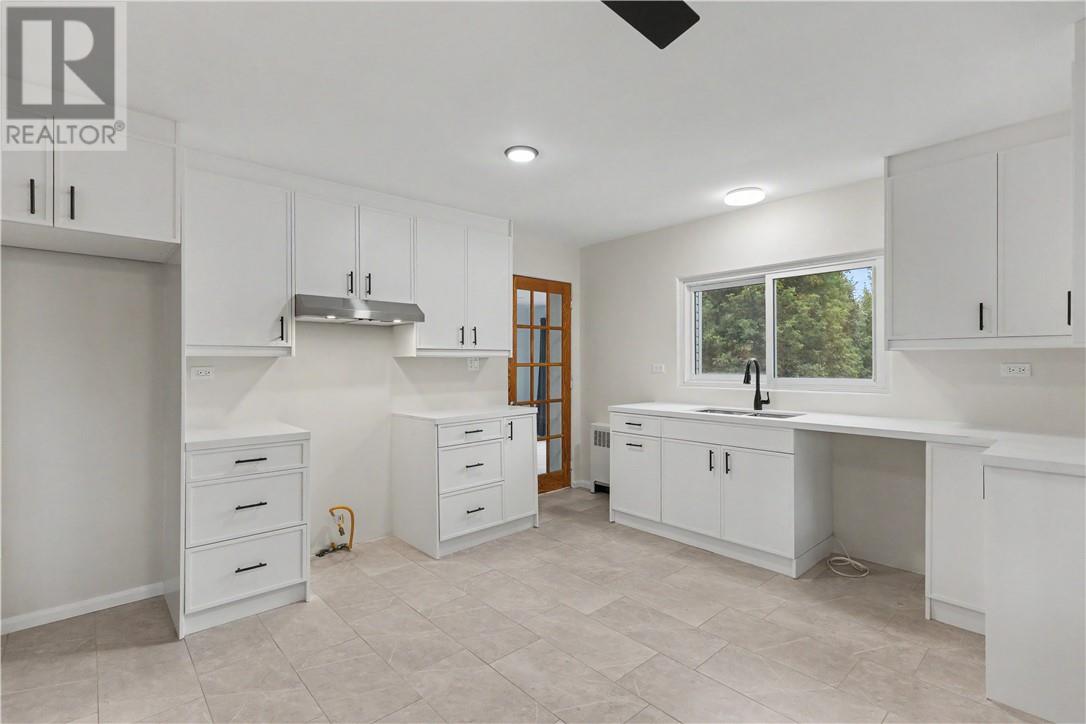 1286 Lauzon Avenue - Image 19
