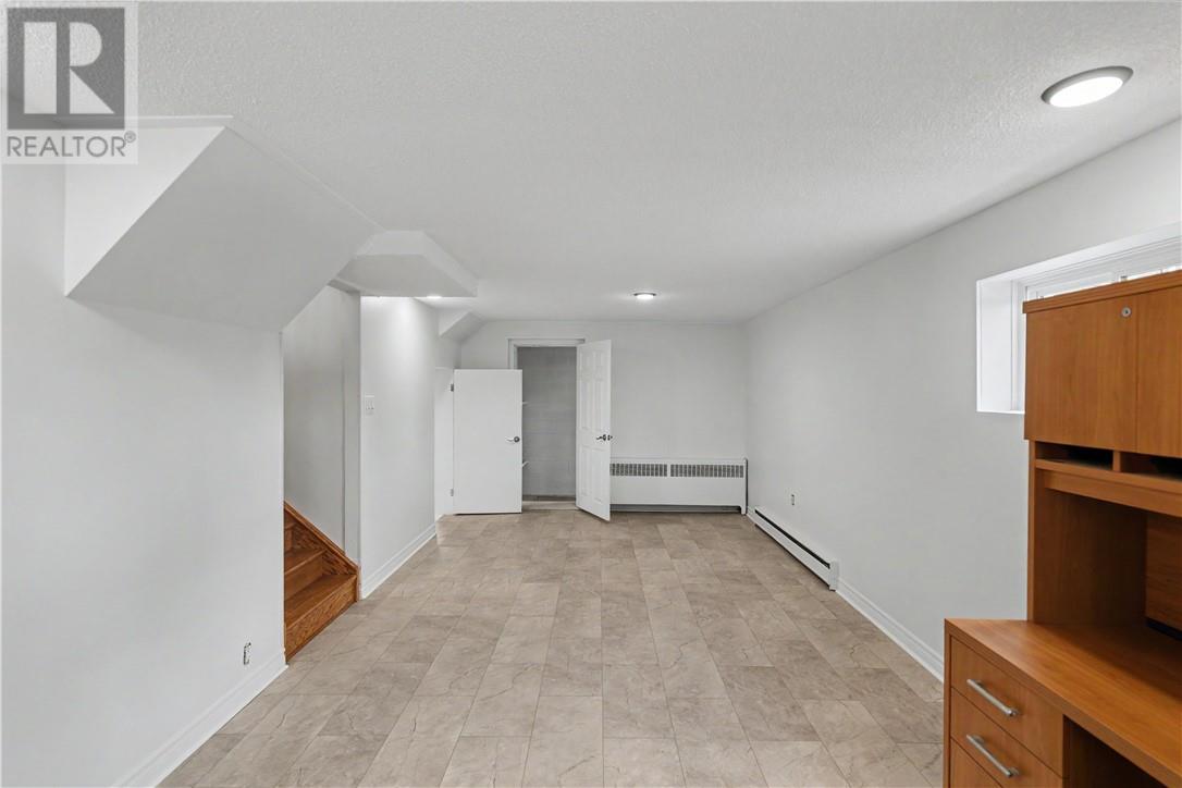 1286 Lauzon Avenue - Image 38