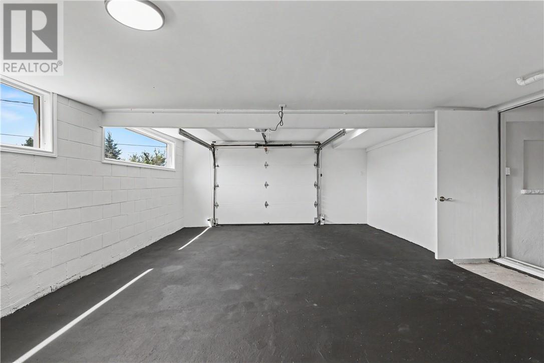 1286 Lauzon Avenue - Image 46