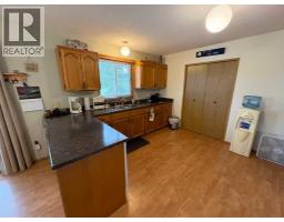 3pc Bathroom - 10313 89 Street, Peace River, AB T8S1N9 Photo 6