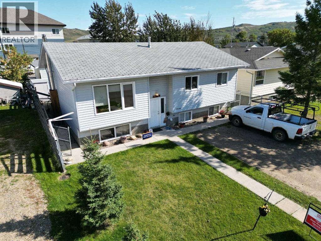 10313 89 Street, Peace River — photo 1
