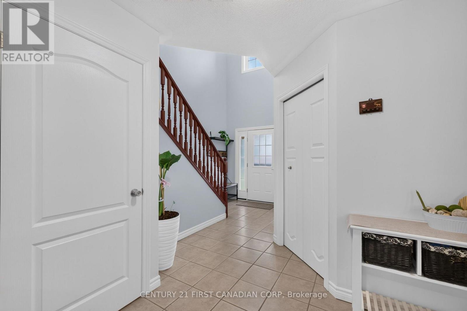 1213 SMITHER ROAD, London North (North I) — photo 6