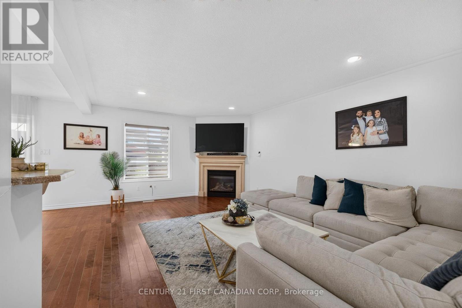 1213 SMITHER ROAD, London North (North I) — photo 9