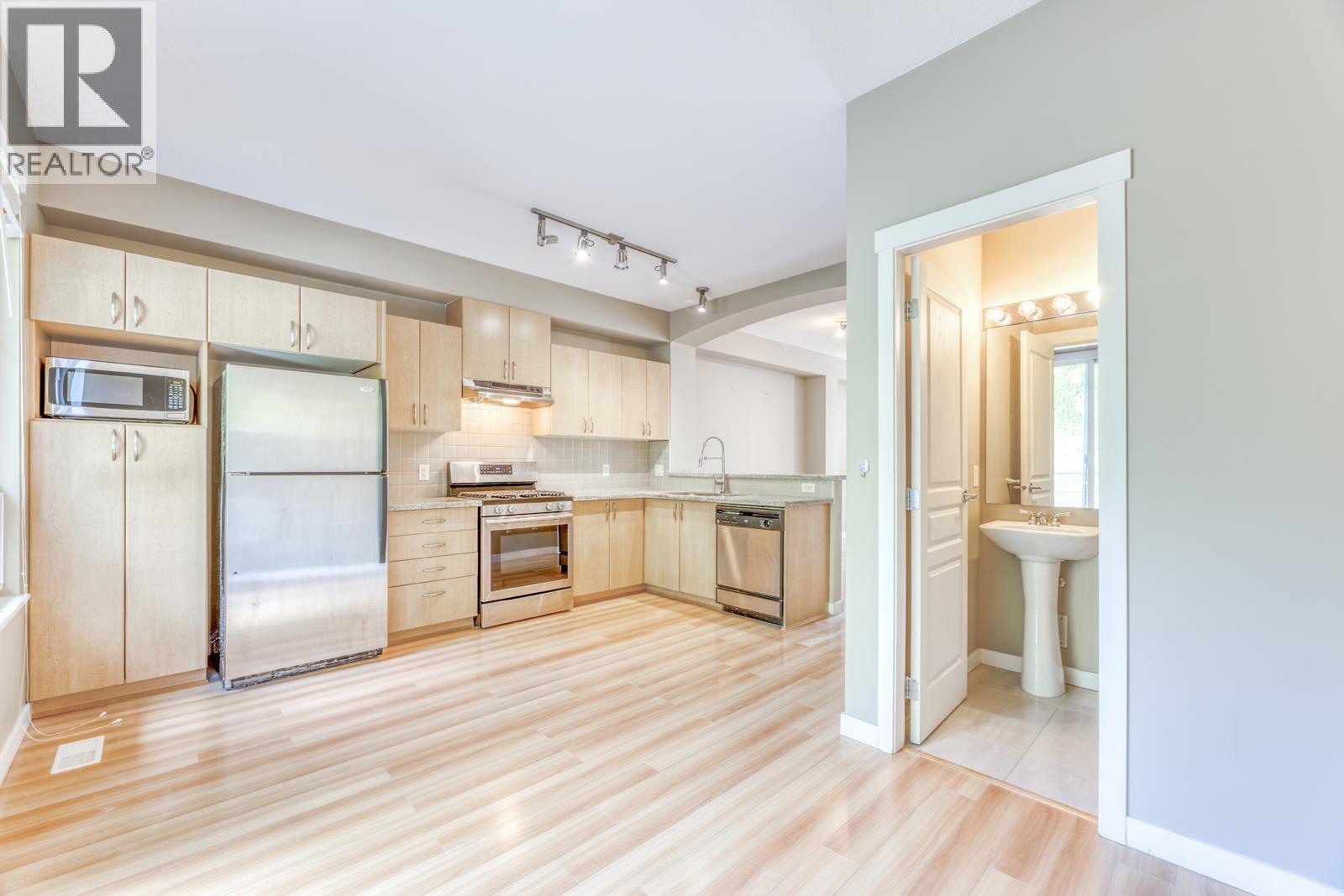 64 2978 WHISPER WAY, Coquitlam — photo 9
