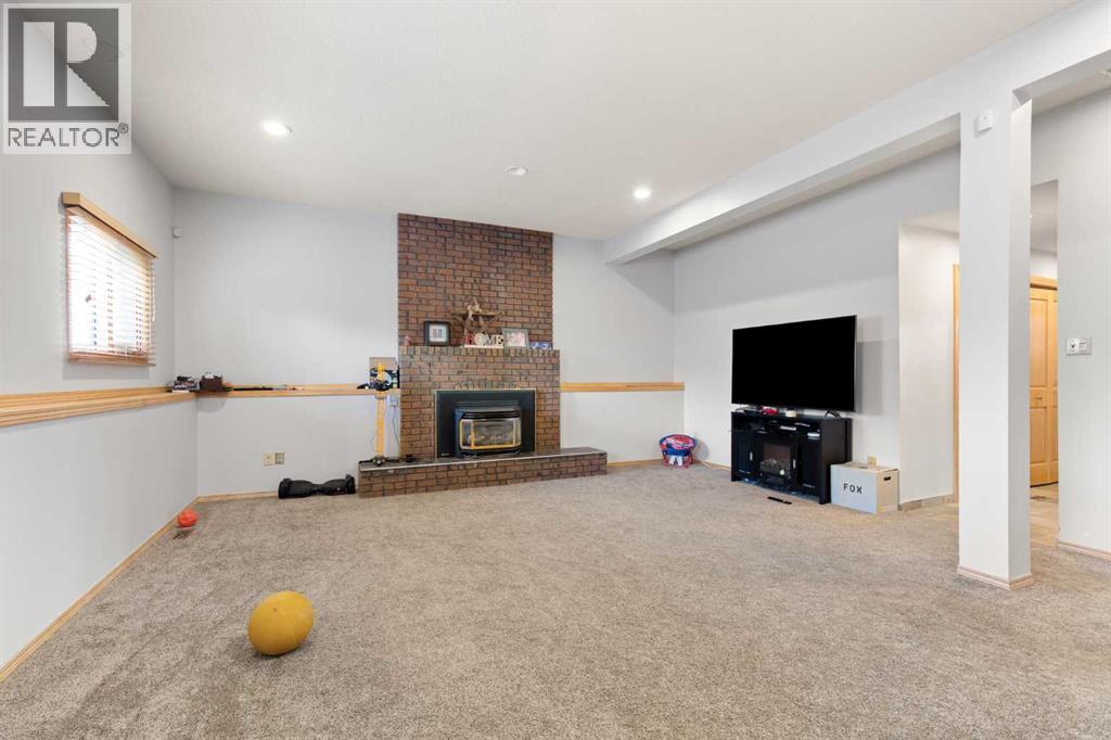 706 Broadway Avenue W - 27