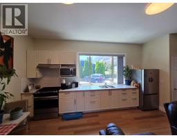 4pc Bathroom - 421 9th Avenue, Keremeos, BC V0X1N3 Photo 14