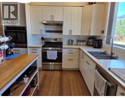 2pc Bathroom - 421 9th Avenue, Keremeos, BC V0X1N3 Photo 7