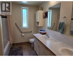 421 9th Avenue, Keremeos, BC V0X1N3 Photo 21