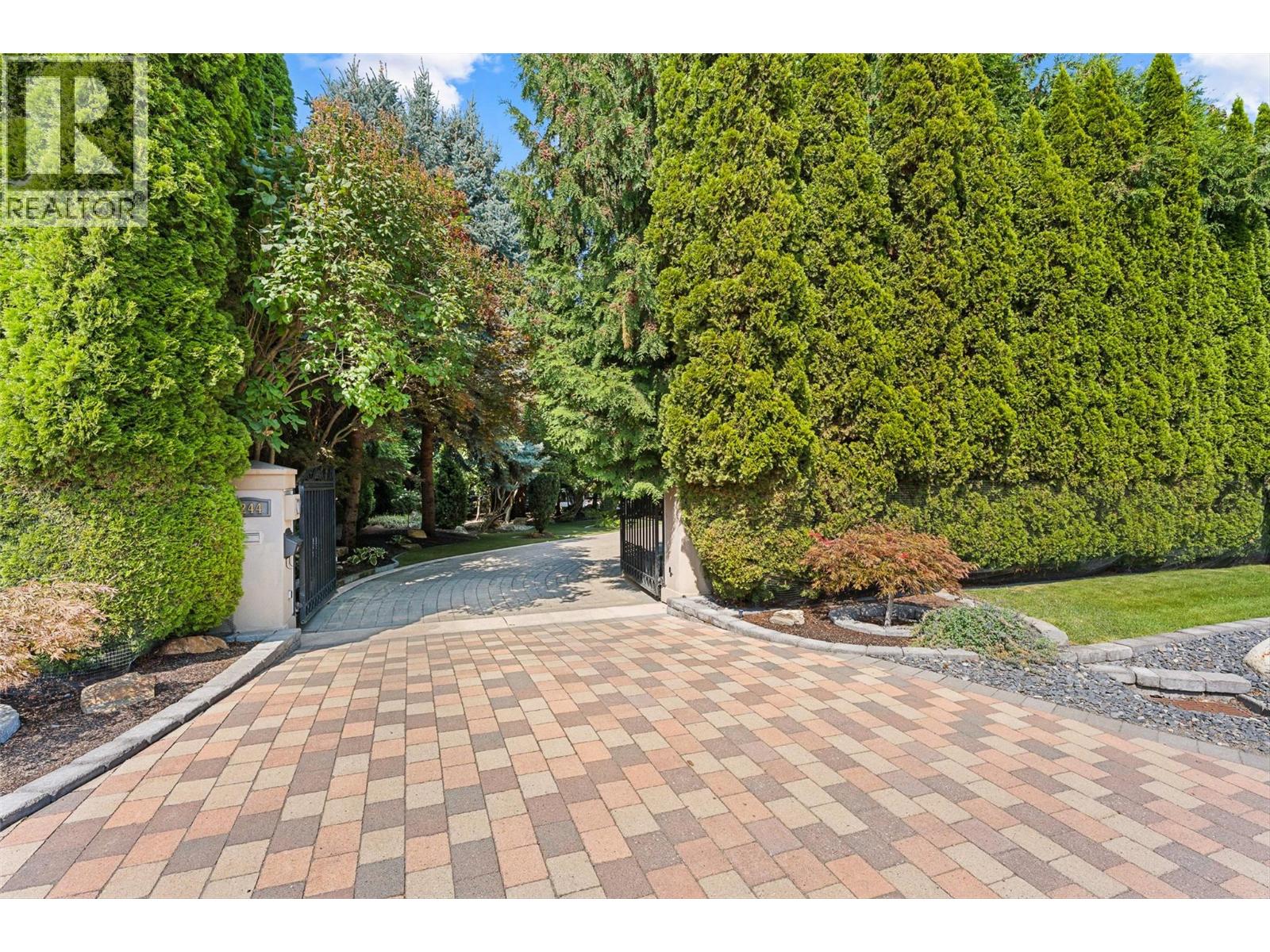 4244 Hobson Road, Kelowna