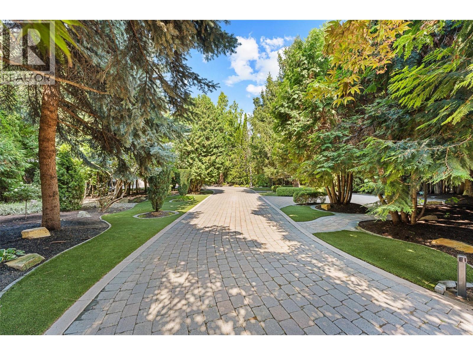 4244 Hobson Road, Kelowna