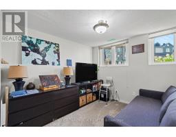 1631 Locksley Lane, Ottawa, ON K1J1B6 Photo 9