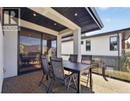 Kitchen - 3555 Boxwood Road, Kelowna, BC V1V3G2 Photo 11